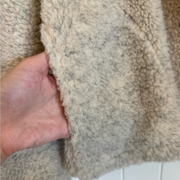 Cozy Cream Sherpa Jacket with Silver Buttons - Cropped, Cute & Comfy! Women's XL - Picture 6 of 8